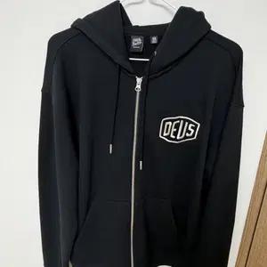 데우스 엑스 마키나 컬리지 어드레스 후드집업 S