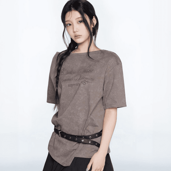 [아일릿 원희 착용] [슈퍼드라이] 우먼스 사이드 슬릿 빈티지 티셔츠 브라운