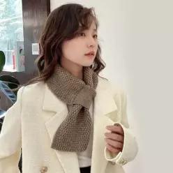 20대 30대 여성 겨울 외출 패션 방한 아이템 와플 패턴 머플러 목도리