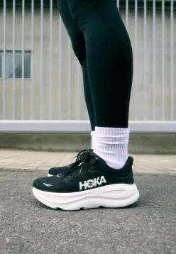 HOKA 호카 본디 9 - 도로 러닝화 검은색/흰색 7491082