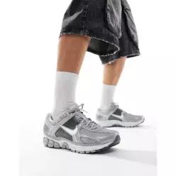 Nike 나이키 줌 보메로 5 스니커즈 회색 및 메탈릭 실버 6913420
