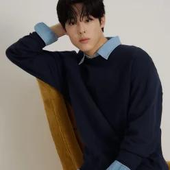 빈폴멘 BEANPOLE MEN 텍스처 라운드넥 긴소매 티셔츠 - 네이비 BC6241C65R BC6241C65_R_JB 102946