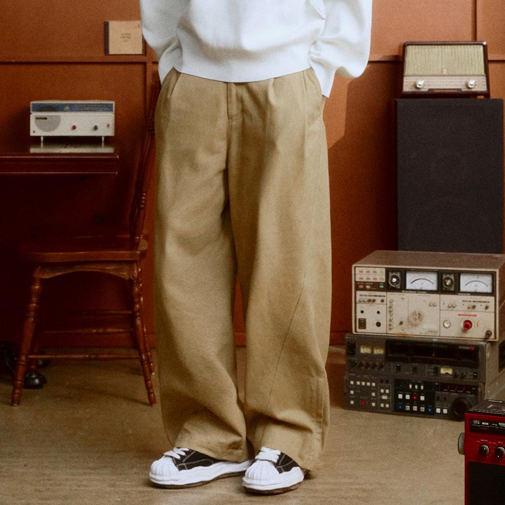 Side Zip Pleated Cotton Pants (CAMEL BEIGE)
