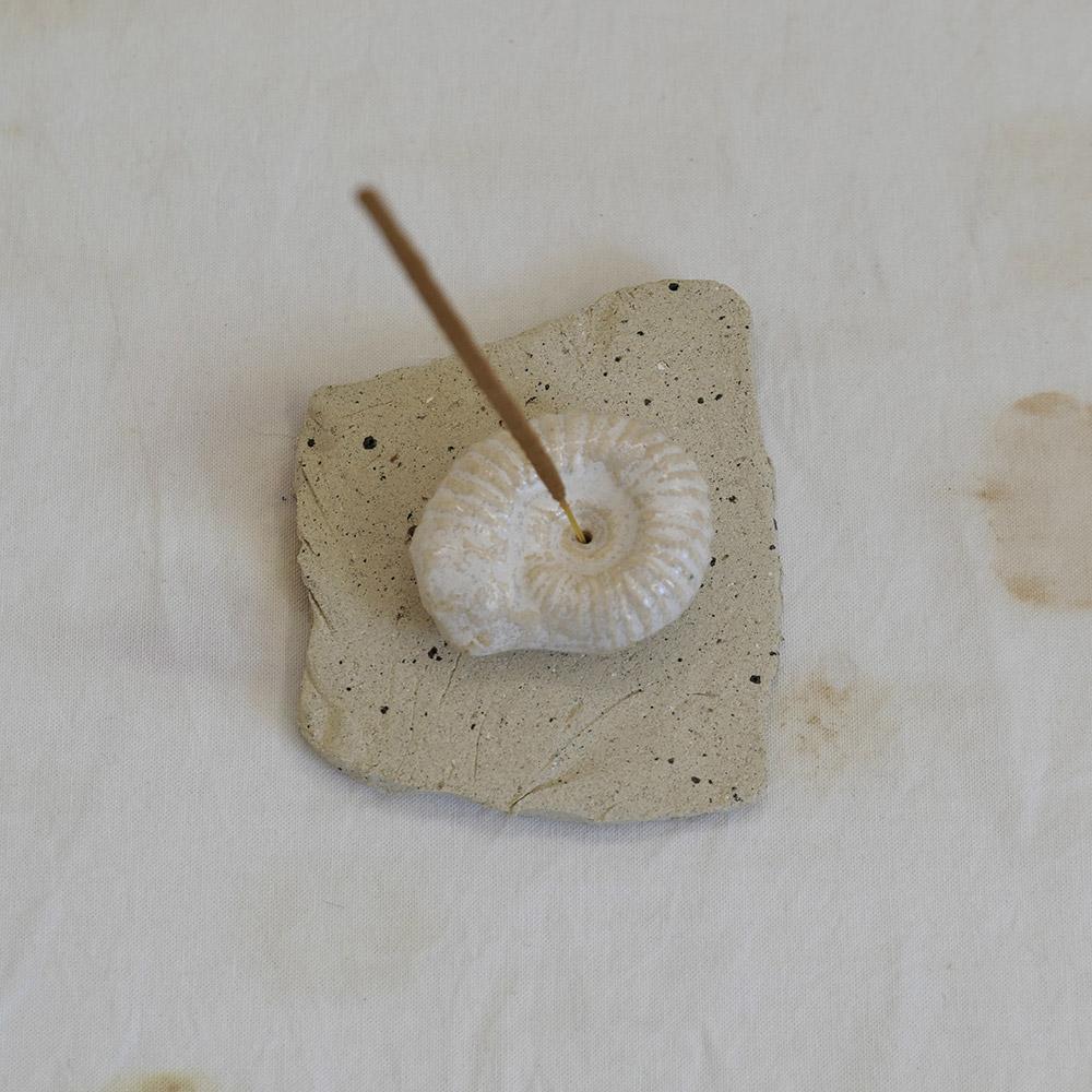 Ammonite Incense holder, ivory 암모나이트 인센스홀더