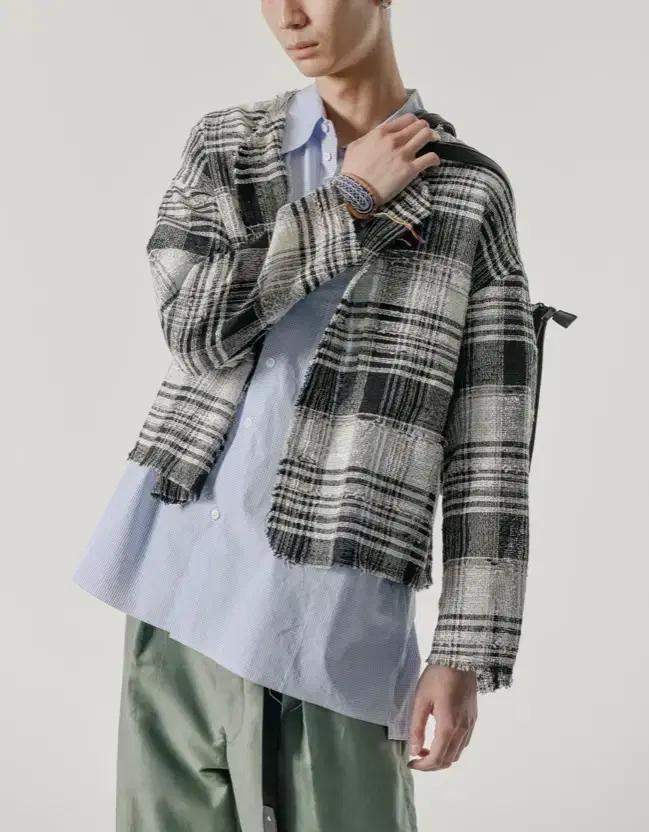 Birthdaysuit 벌스데이수트 트위드 데미지 가디건 자켓