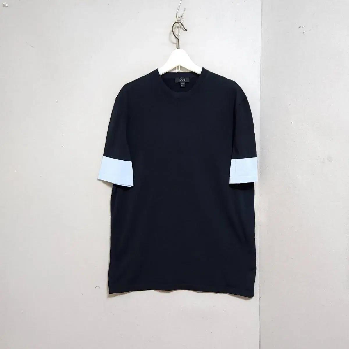 COS 코스 소매끝색상다른 티셔츠 M n3229