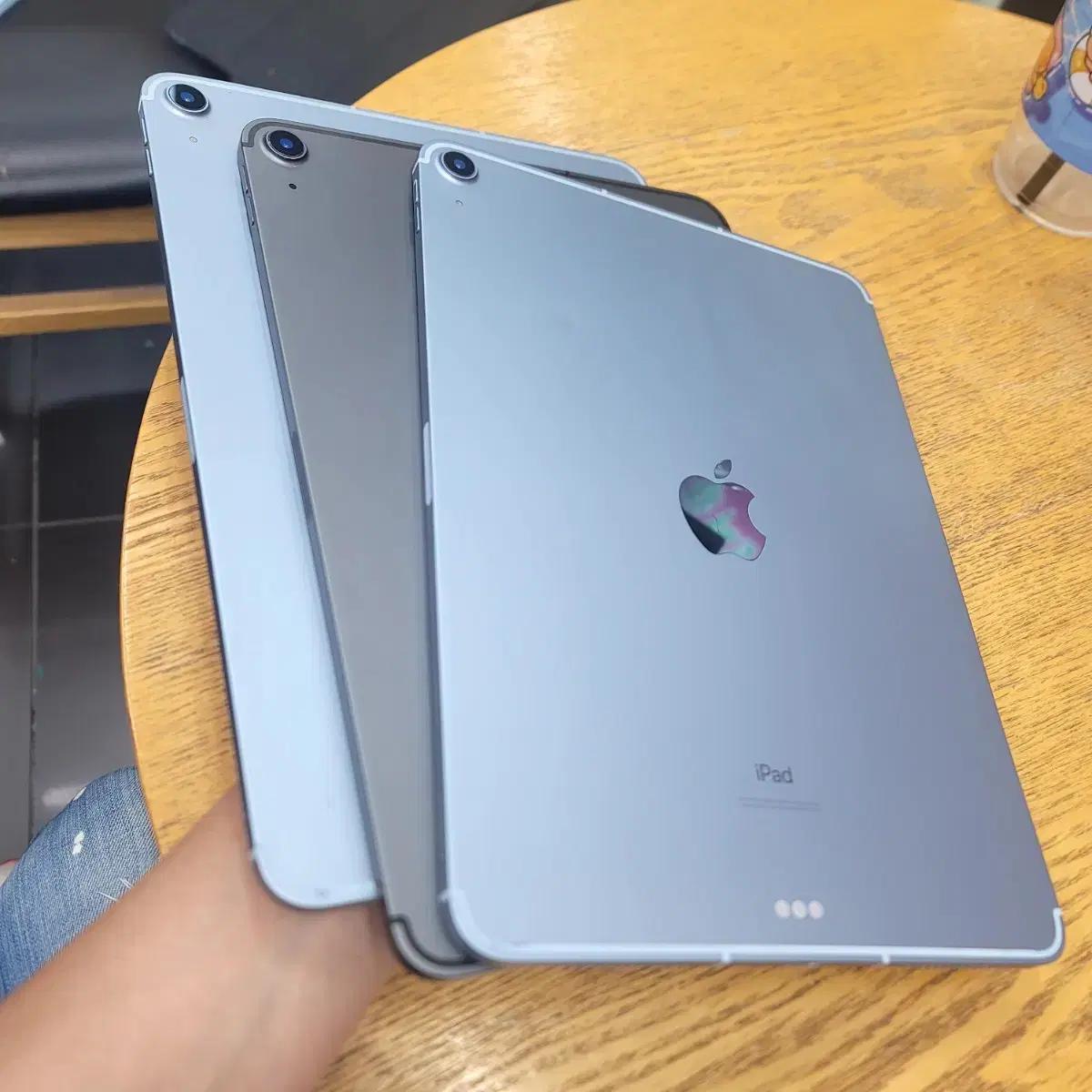 아이패드 10세대 256G 셀룰러 + wifi 팝니다