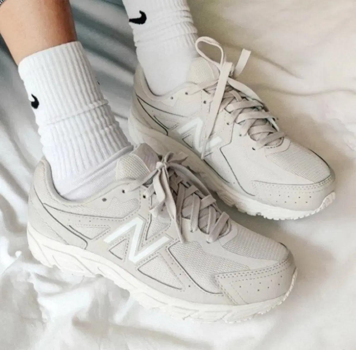 뉴발란스 런닝화 W480WD5 아이보리 230