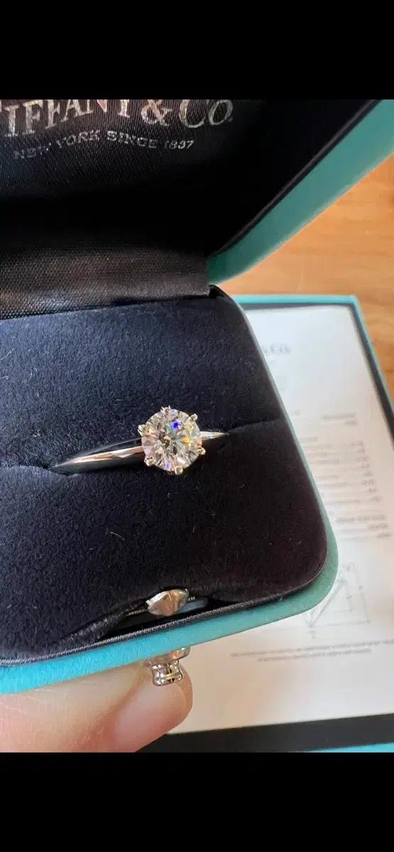 티파니 다이아 솔리테어링 0.57캐럿