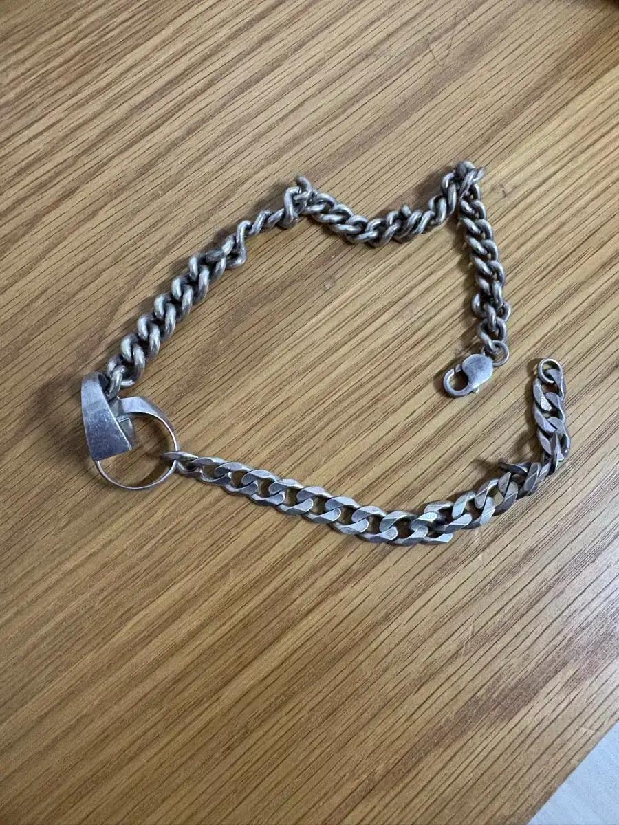 Aro archive 목걸이