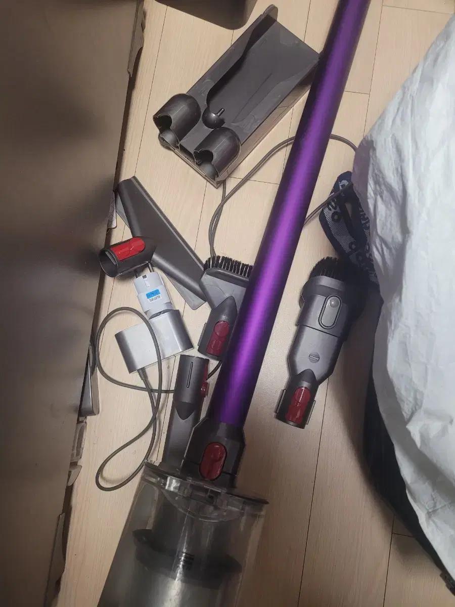 상태 깨끗 다이슨 V10 무선청소기 팝니다 21만원