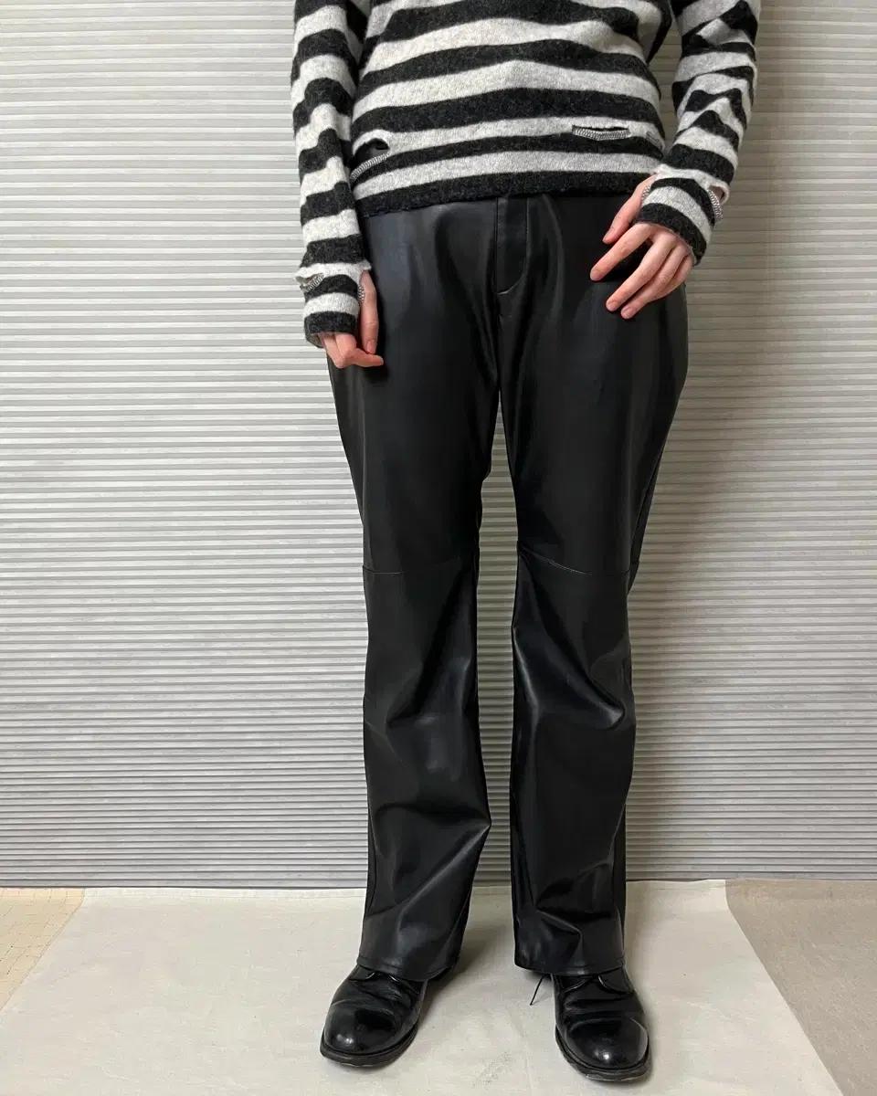 히스테릭글래머 플레어핏 비건레더 팬츠 22ss hysteric