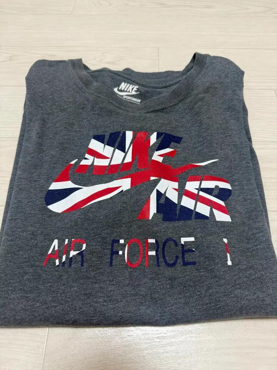 나이키 에어포스1 반팔티 L