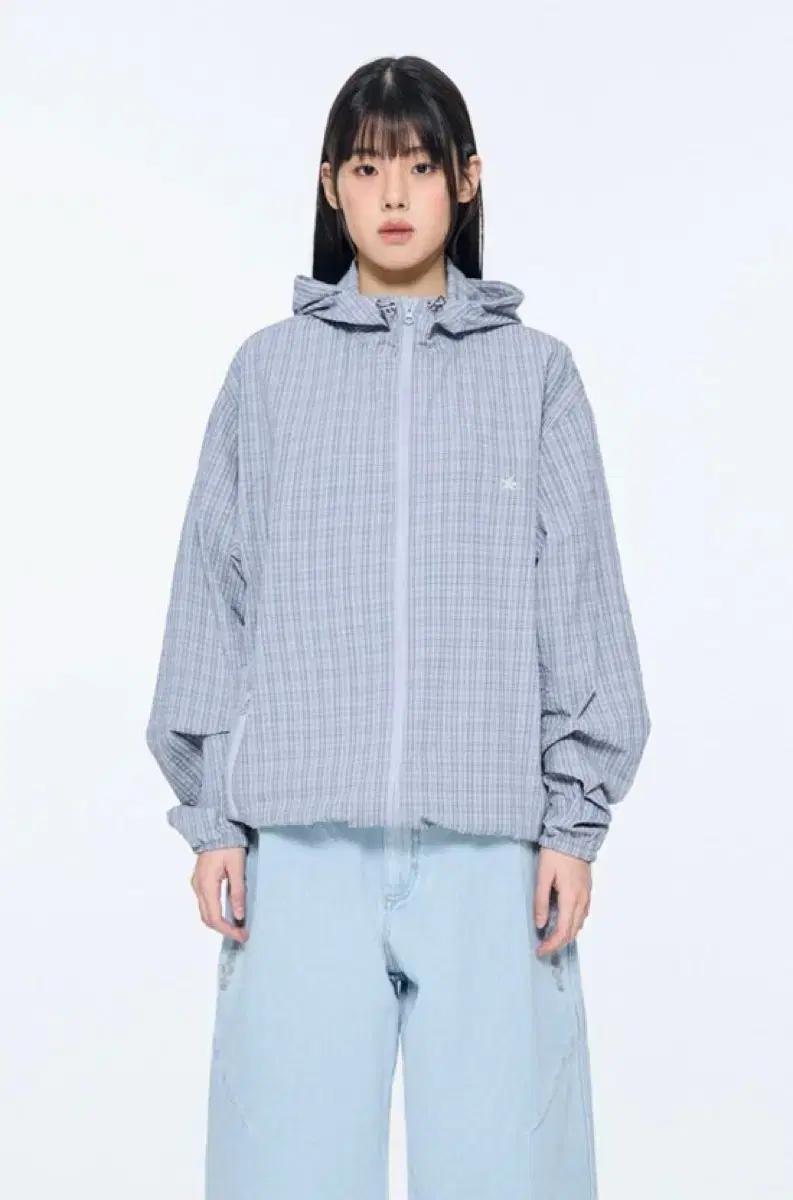 더콜디스트모먼트 바람막이