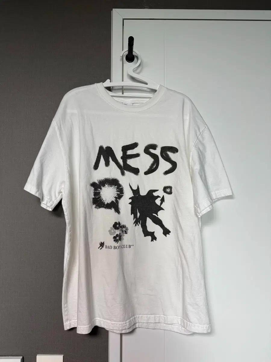 더콜디스트모먼트 반팔티