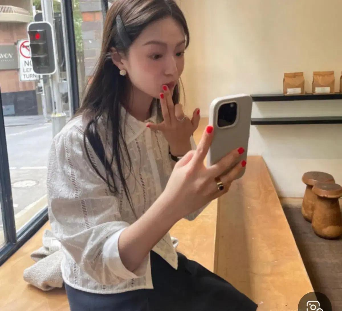 (피팅만 한 새상품)게드 에밀리 블라우스