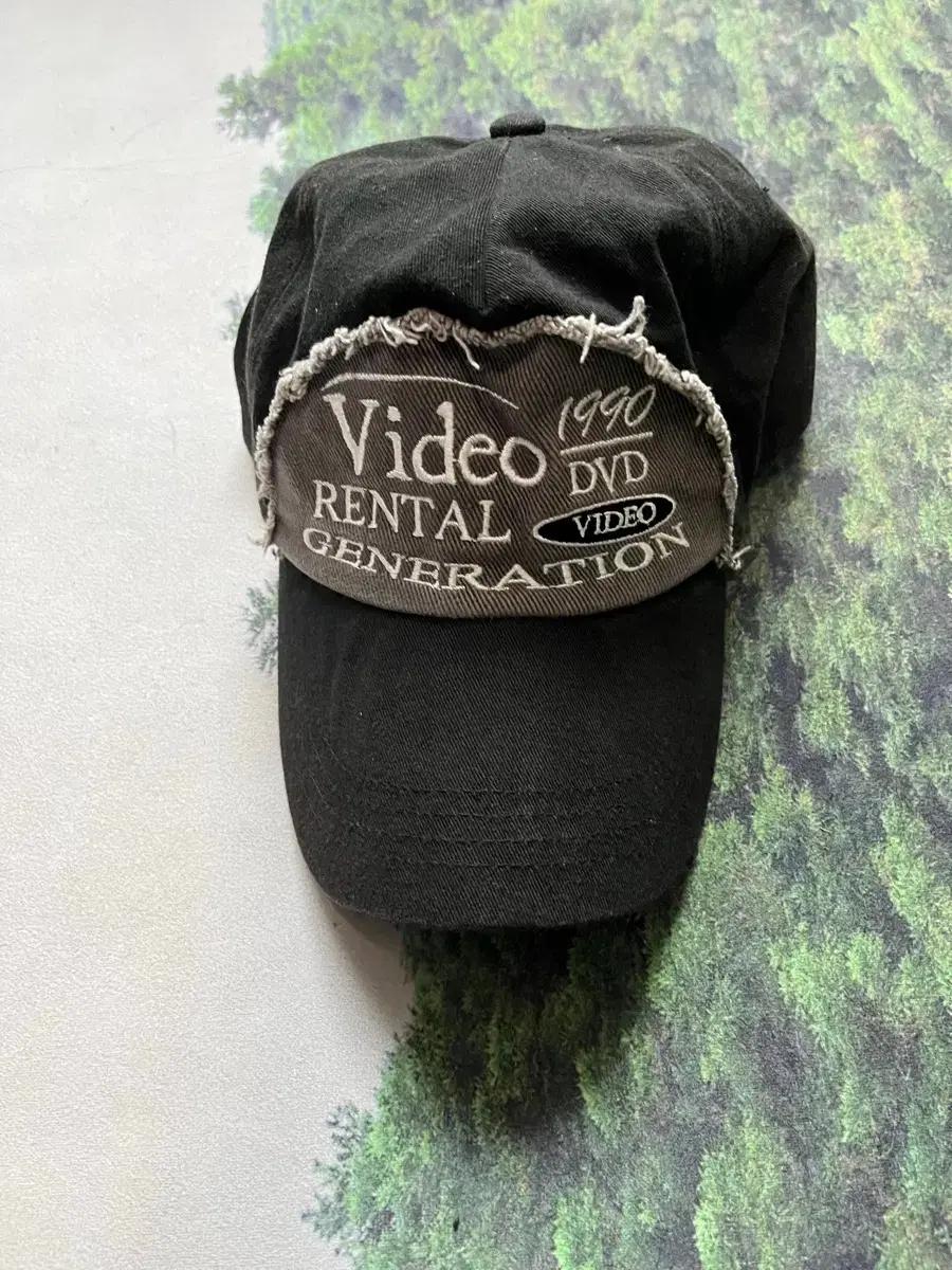 더콜디스트모먼트 볼캡