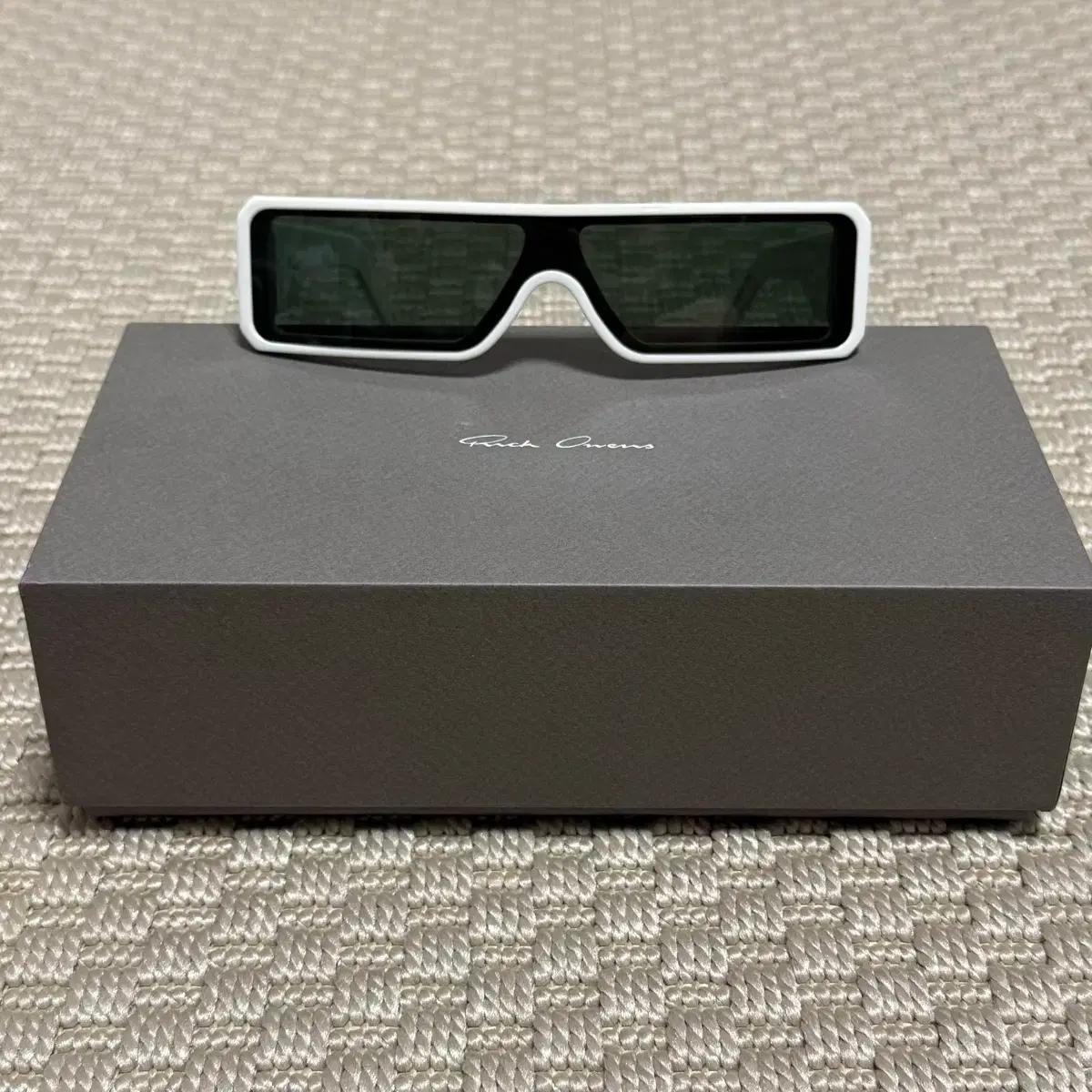 (OS) 릭오웬스 GETH 게스 선글라스 화이트