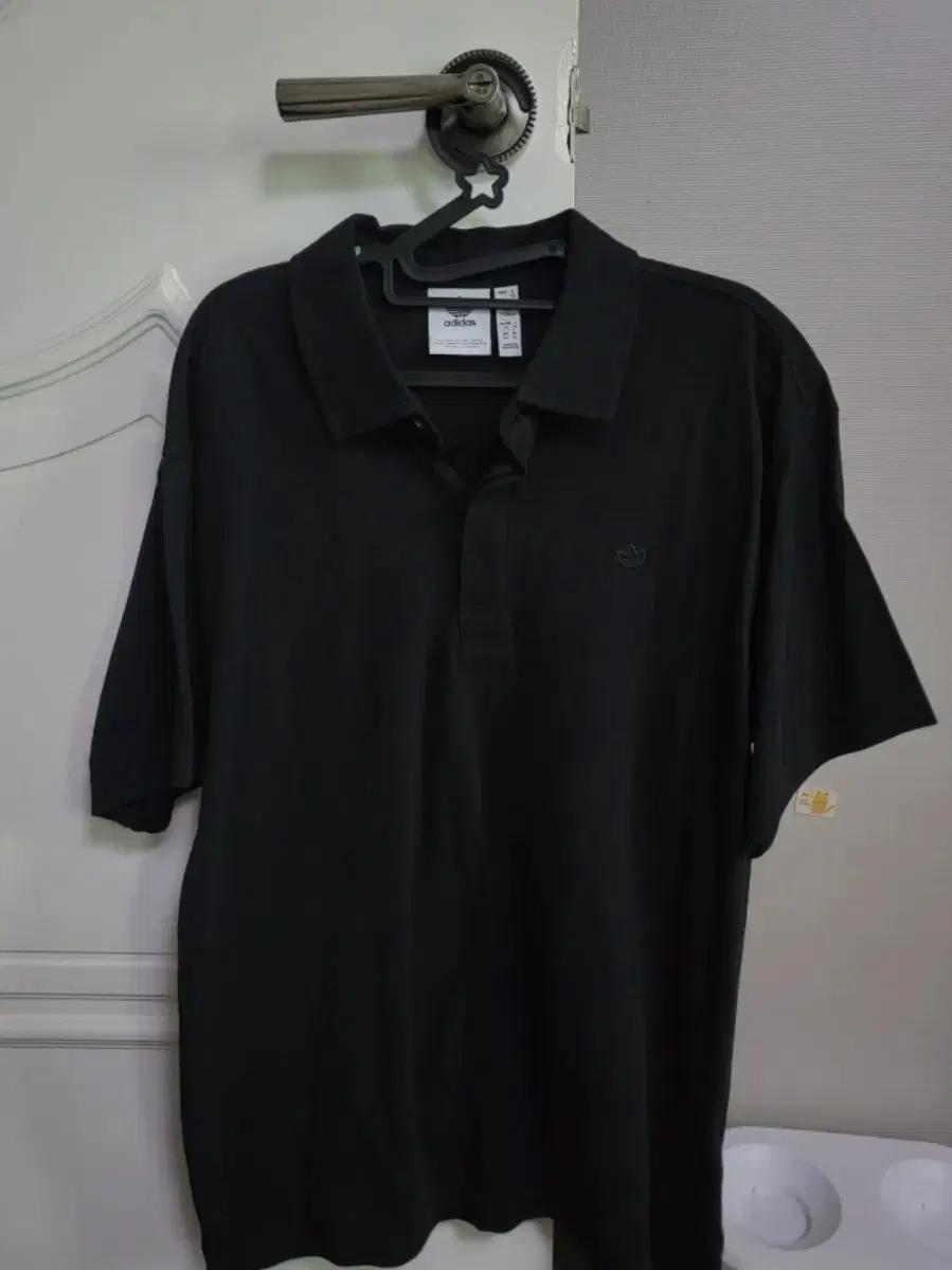 아디다스 블랙 반팔 티