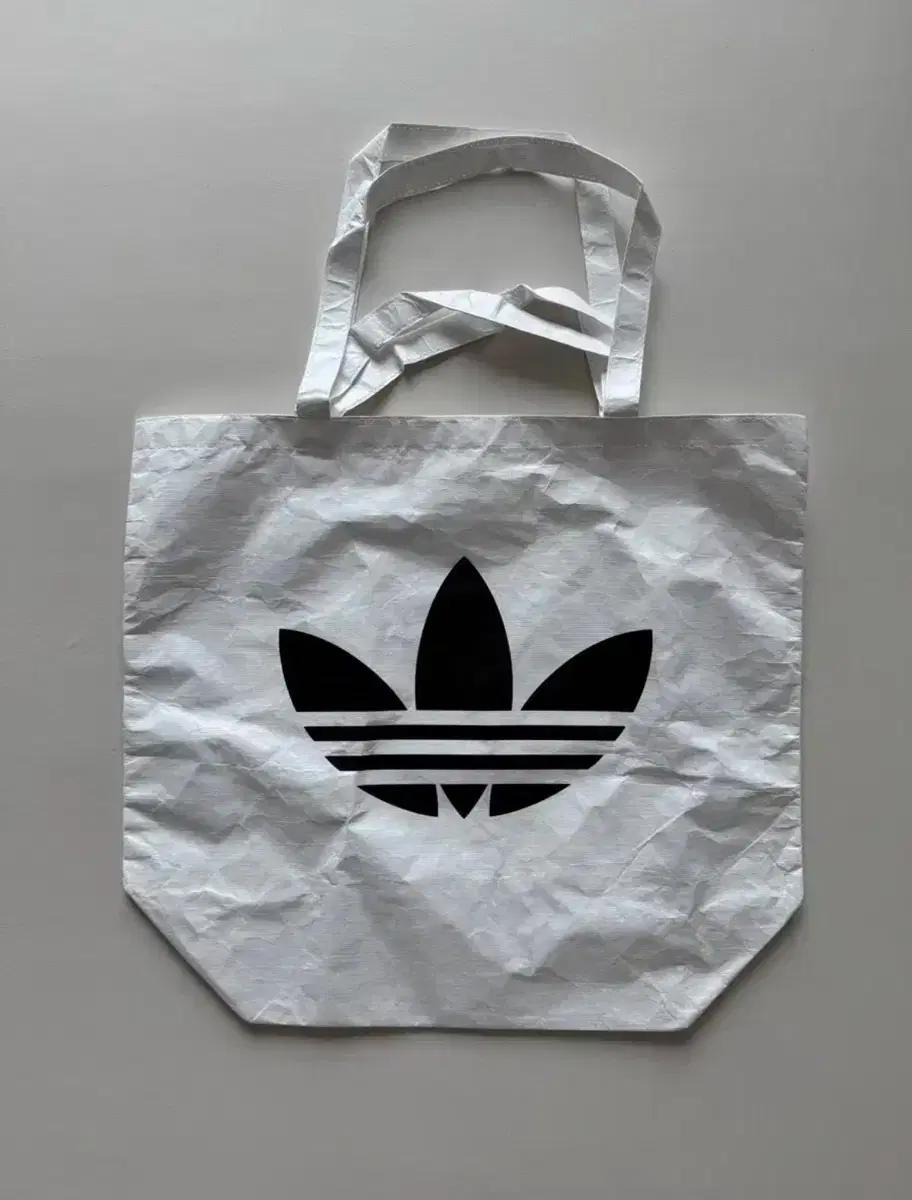 아디다스 일본 한정 리유저블백 M사이즈 팝니다 Japan Exclusiv