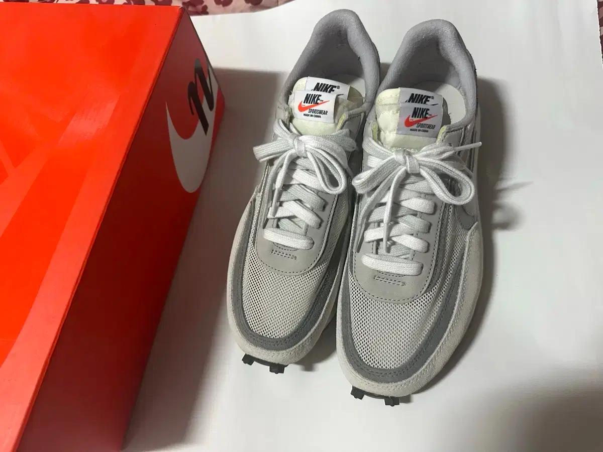 나이키 사카이 LD와플 서밋 화이트