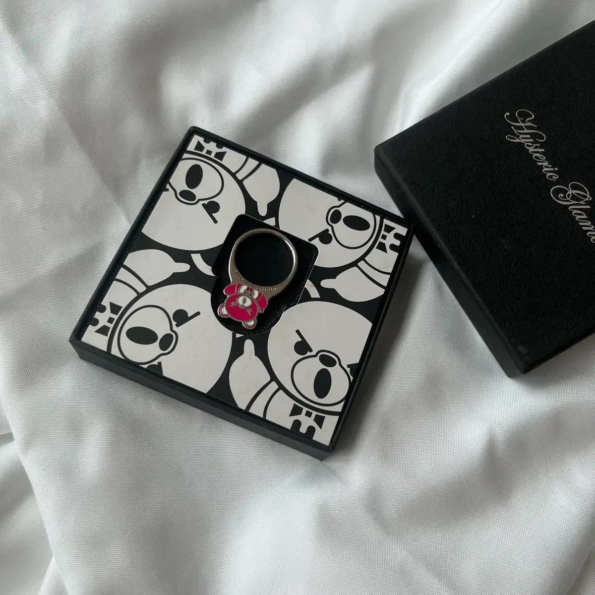 (새상품)히스테릭 글래머 핑크 퍽베어 반지 링 풀박스