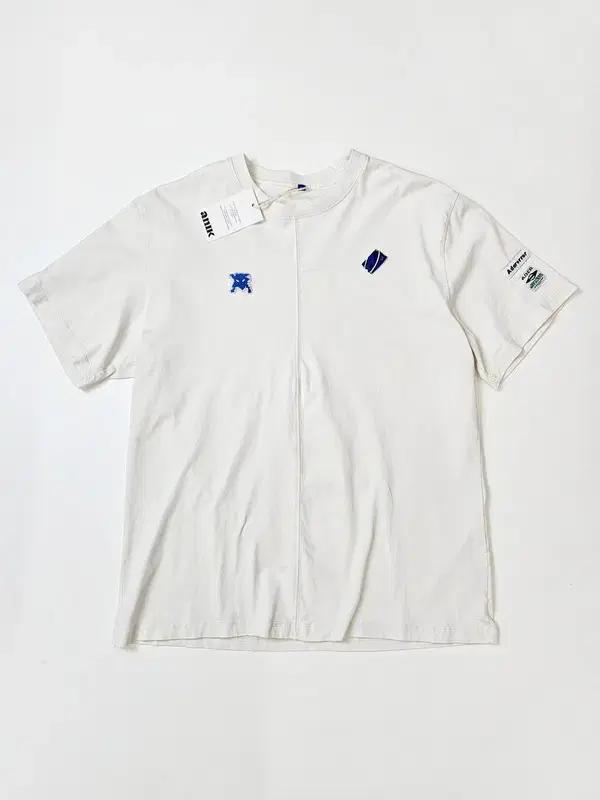 아더에러 트리플 패츠드 반팔 티셔츠 PN4070