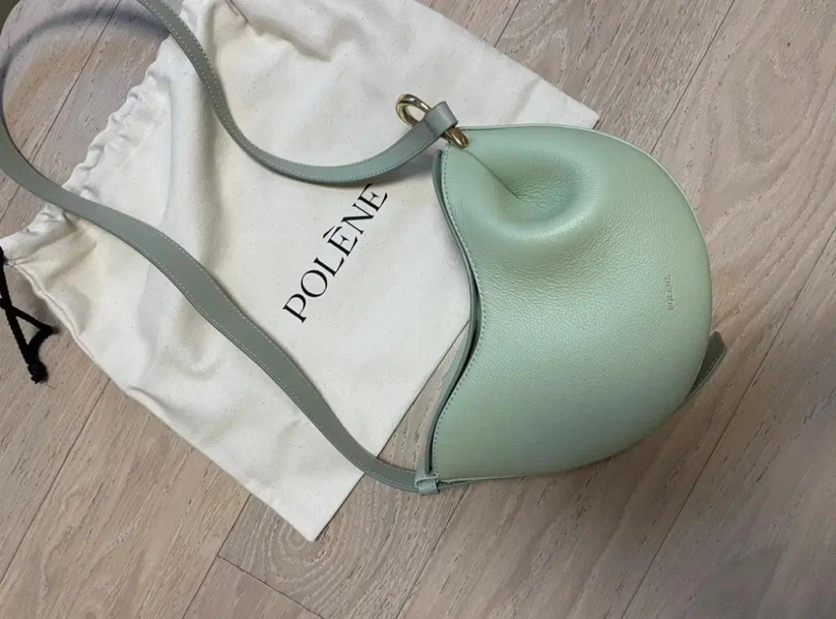 폴렌느 통카 가방