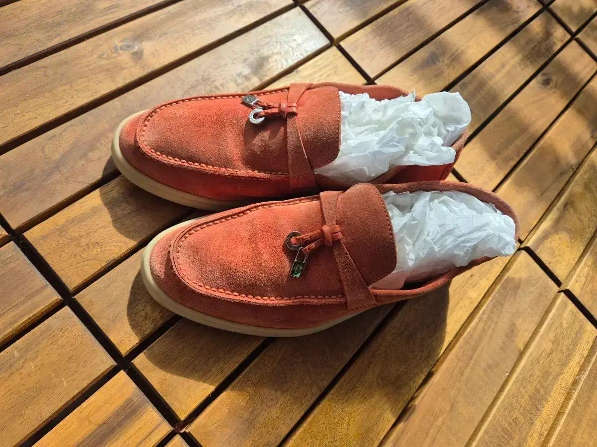 정품 로로피아나 스웨이드 로퍼 35 급처