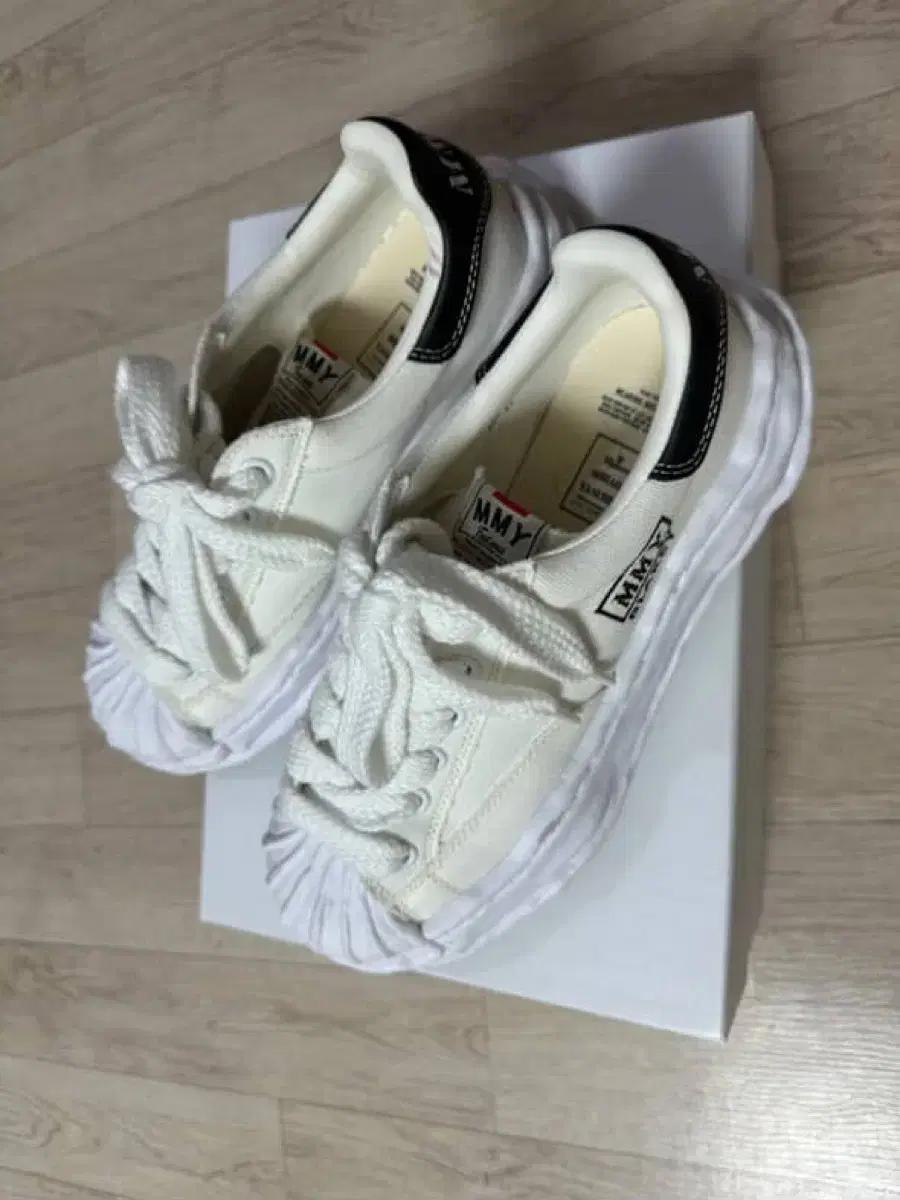 MMY 메종미하라 야스히로 스니커즈 화이트