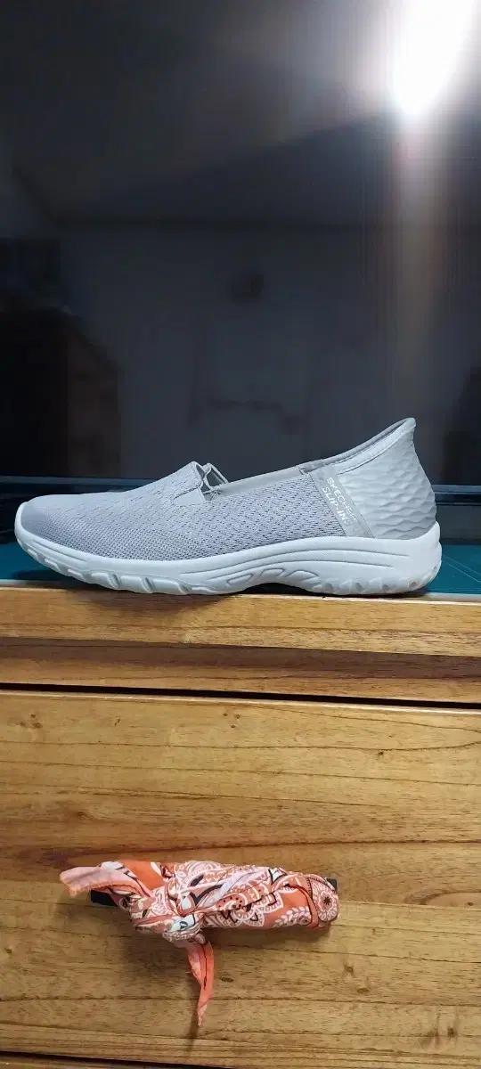 스케쳐스 슬립인스.스니커즈 230