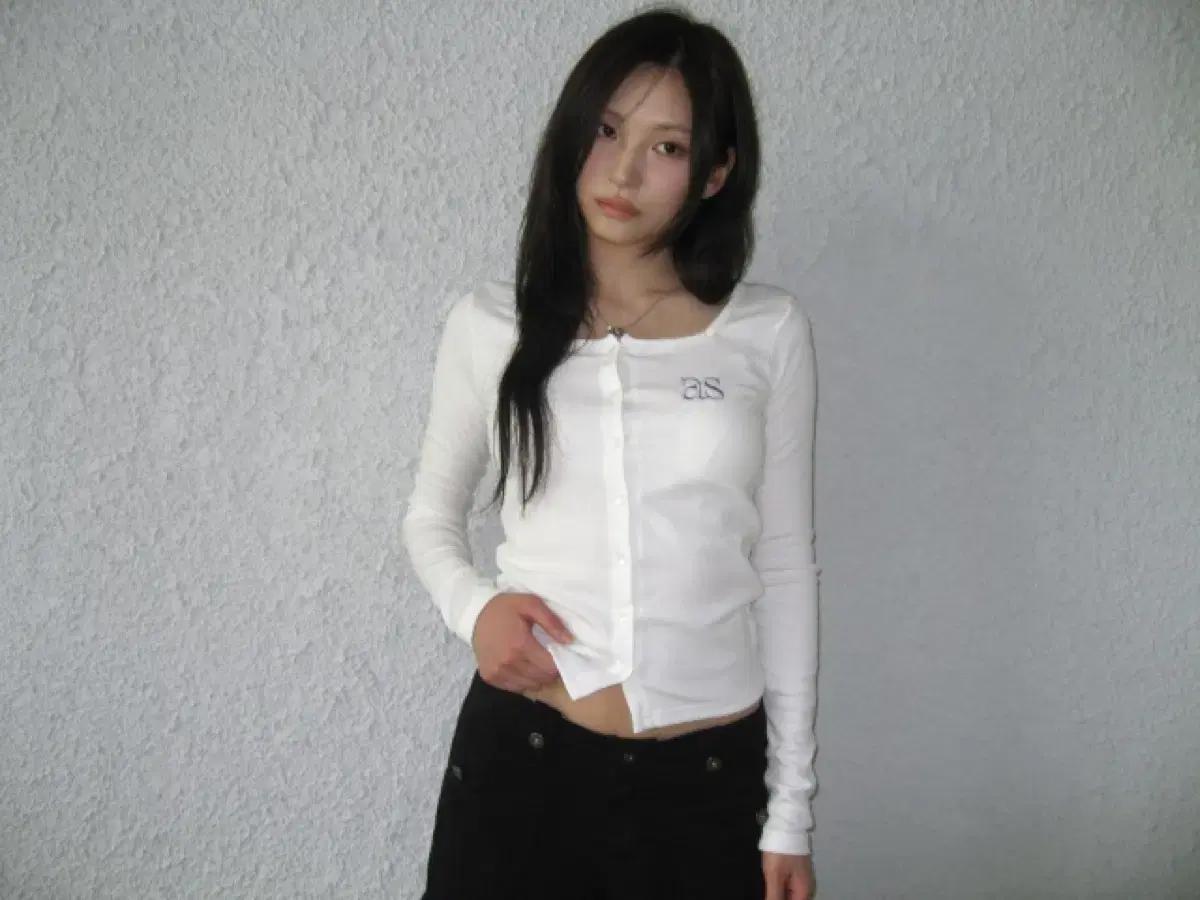 애즈온 SICILY BUTTON CARDIGAN 시실리 가디건 화이트