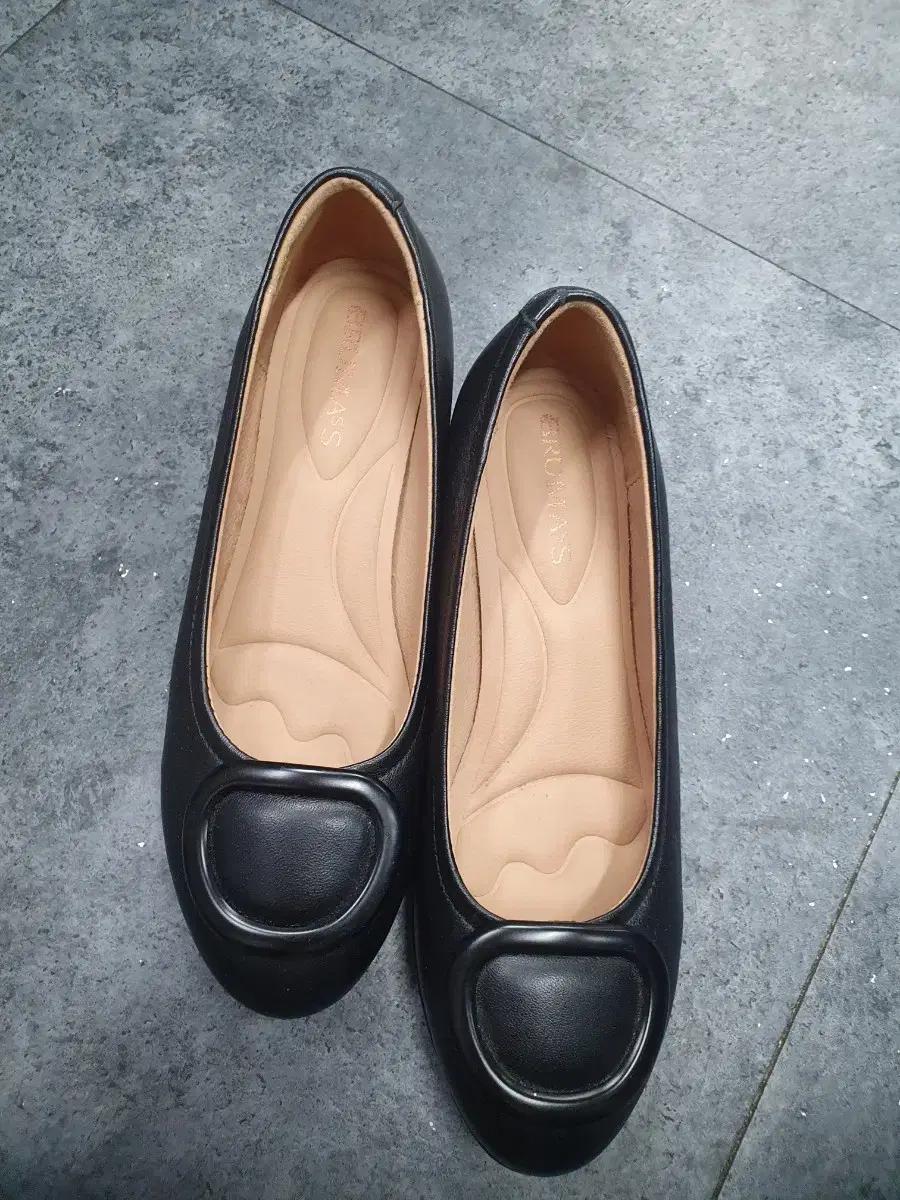 브루마스 여성 블랙 플랫 슈즈230