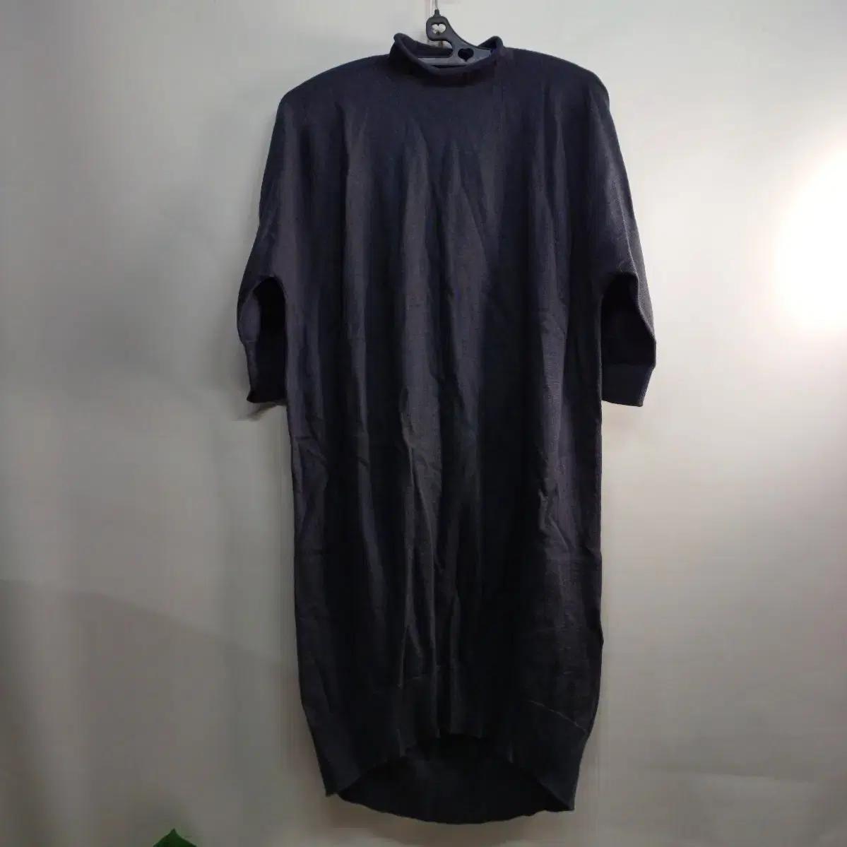 네이비 톤넥 니트 롱 원피스105사이즈 가을겨울 510236