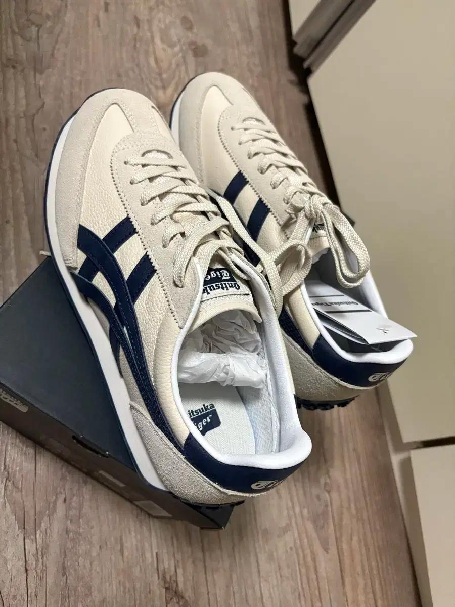 오니츠카타이거 edr78 새제품 265