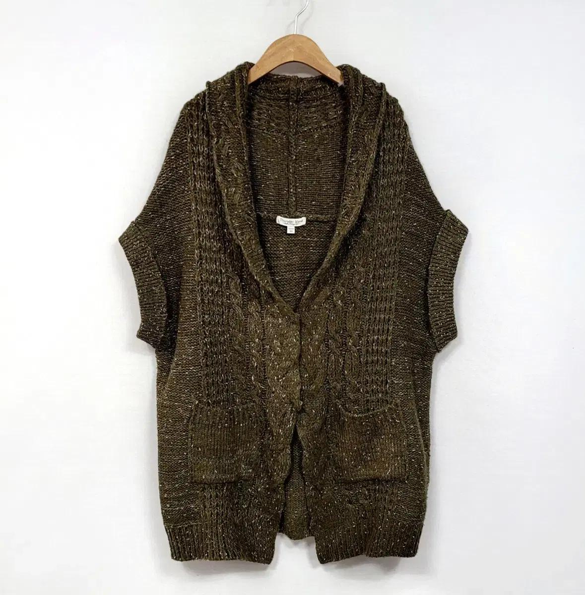 써스데이 아일랜드 Y44