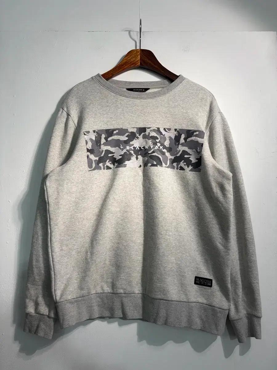 만원샵) Black yak 블랙야크 스웻 셔츠