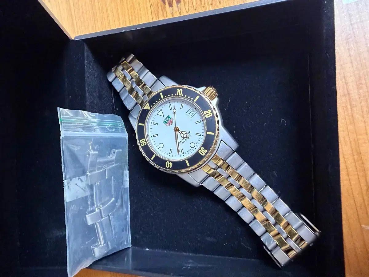 태그호이어 WD1222G20 1500 시리즈 1992년 출시