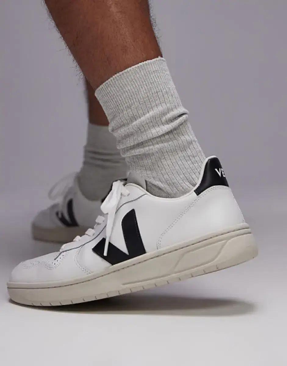 베자 V10 레더 스니커즈 - 사이즈 270