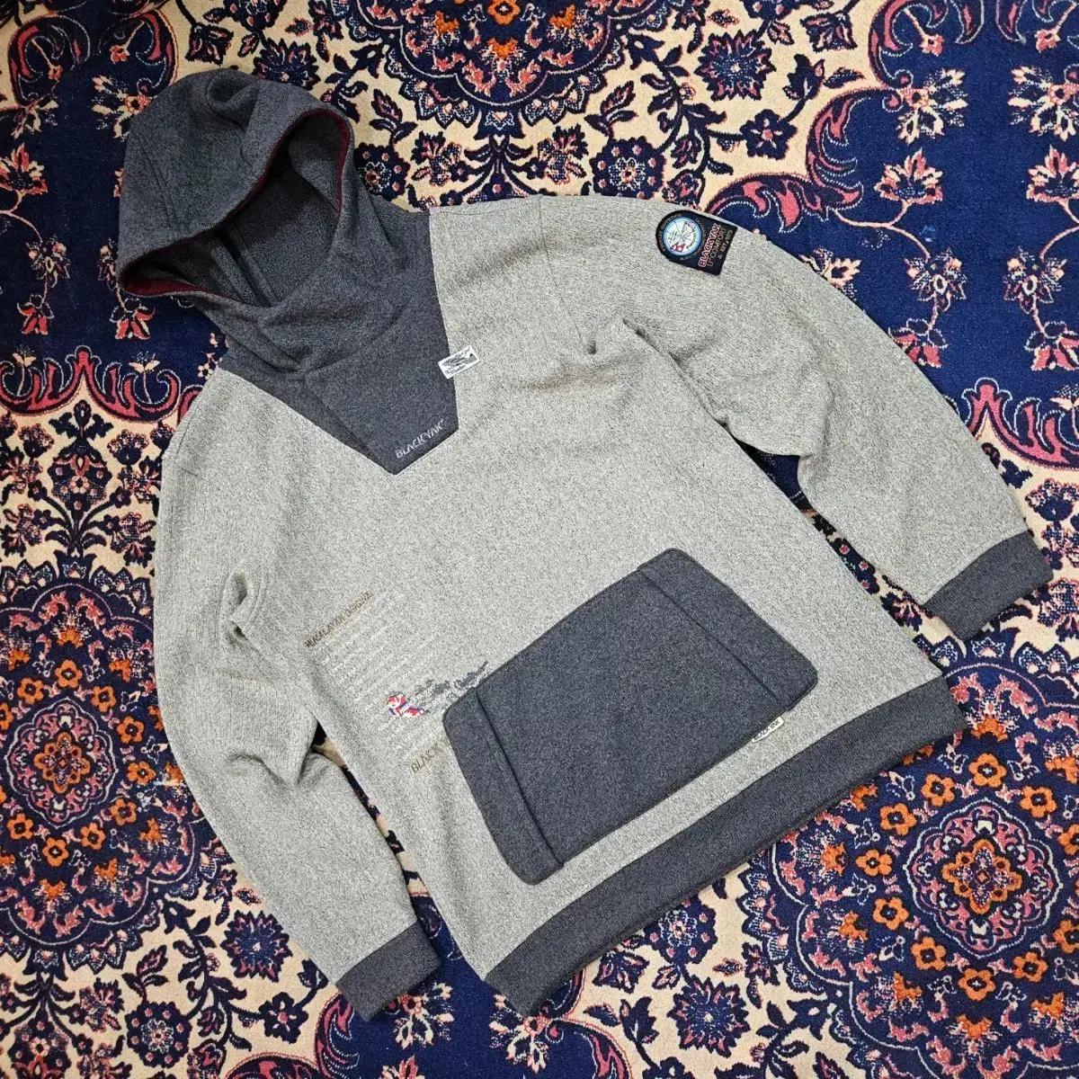 블랙야크(BLACK YAK) 하이넥 패치드 기모 후드 니트 L size