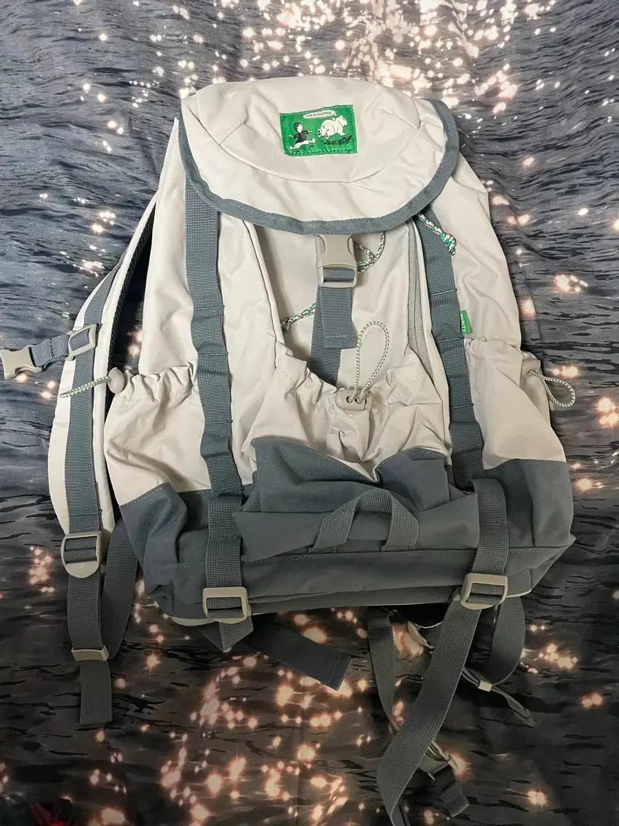 패리티 럭색 미니 블루그레이 팝니다.