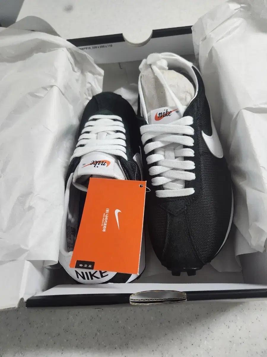 나이키 LD1000 블랙/화이트 새상품