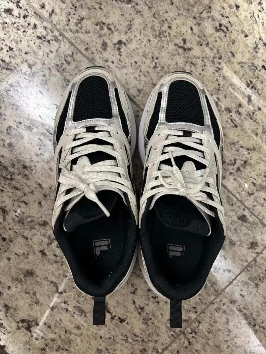 휠라플로트E3운동화 270mm