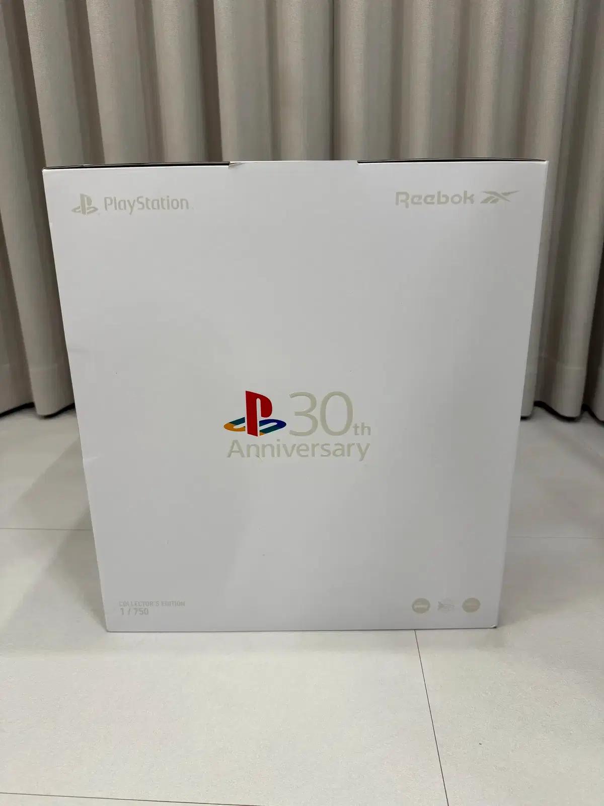 플레이스테이션 30주년 리복 280