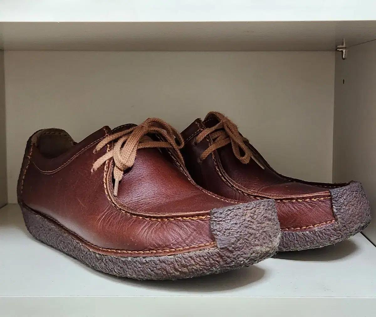 클락스 나탈리 uk 7 브라운 260-265