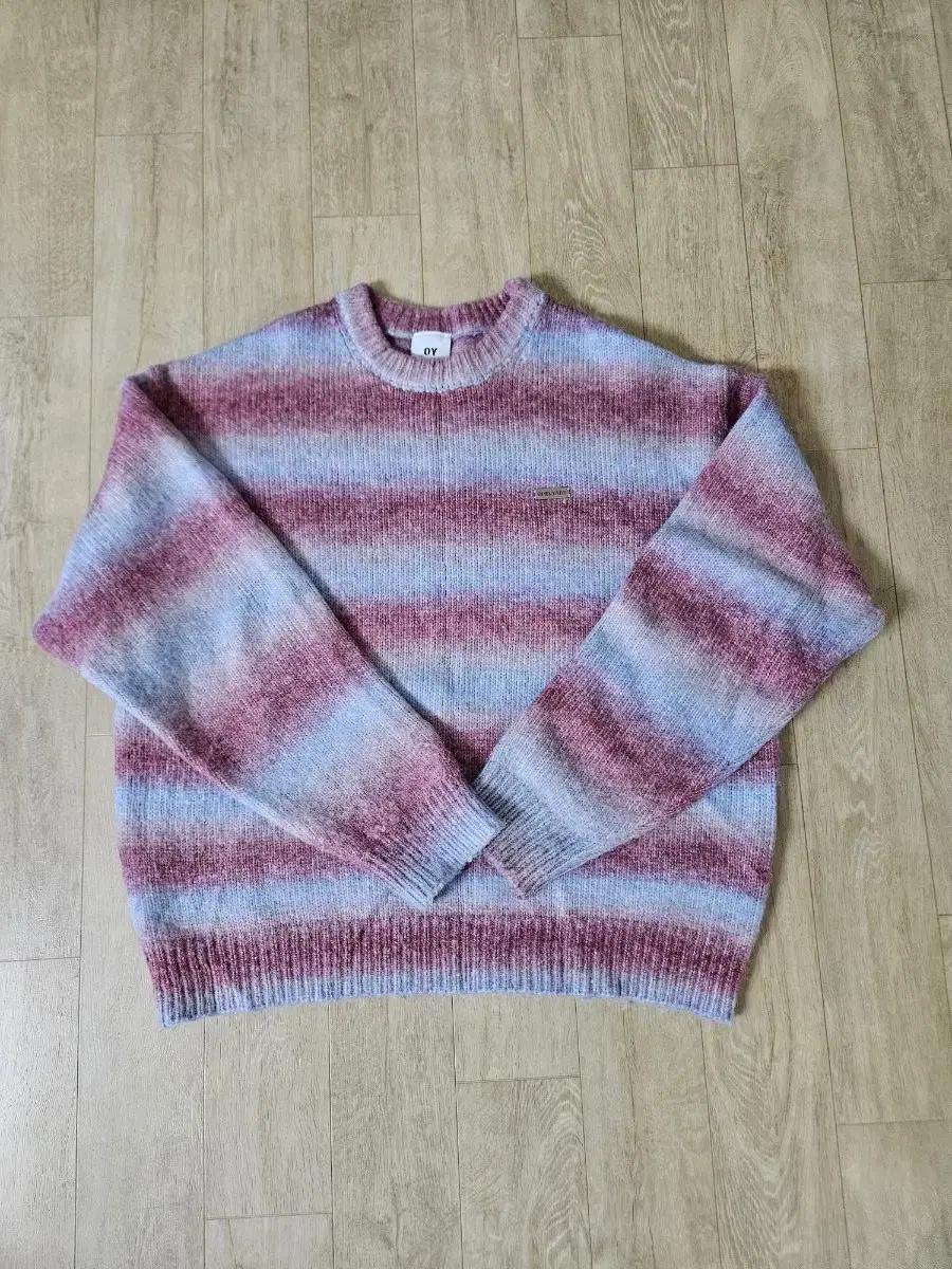 OY 헤어리 스트라이프 니트 스웨터