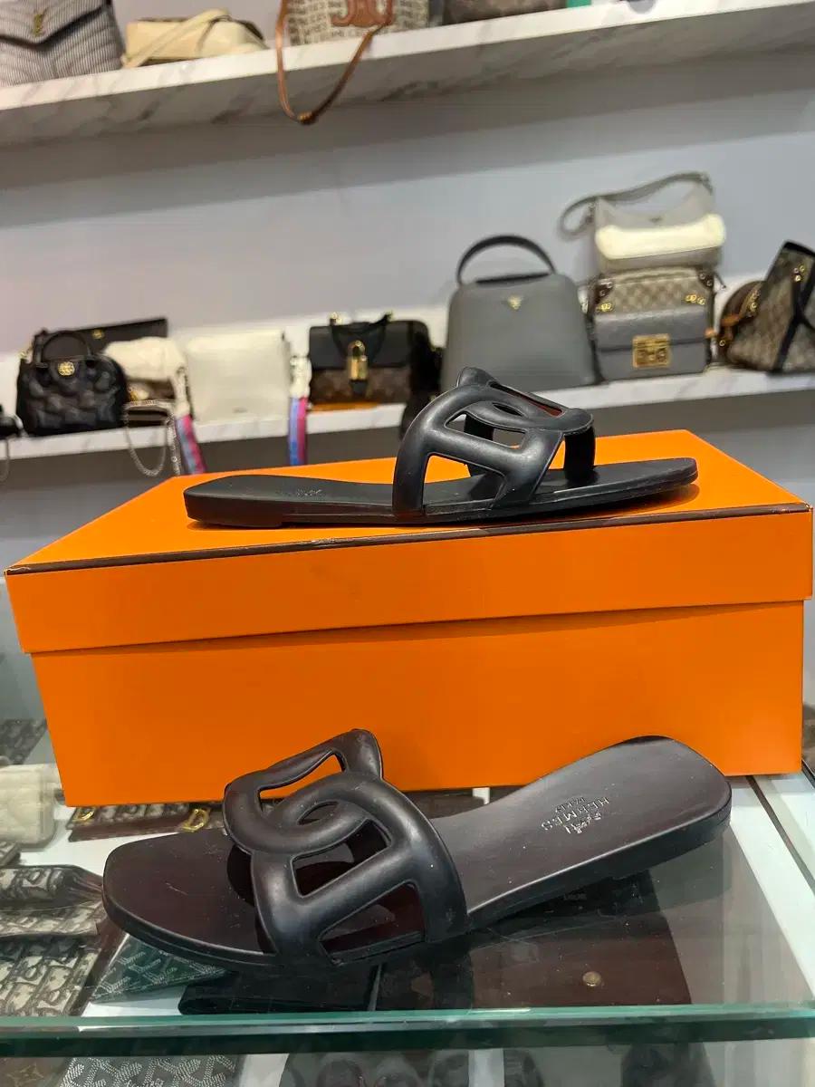 (39) 에르메스 알로하 젤리 슈즈 샌들 블랙 여성