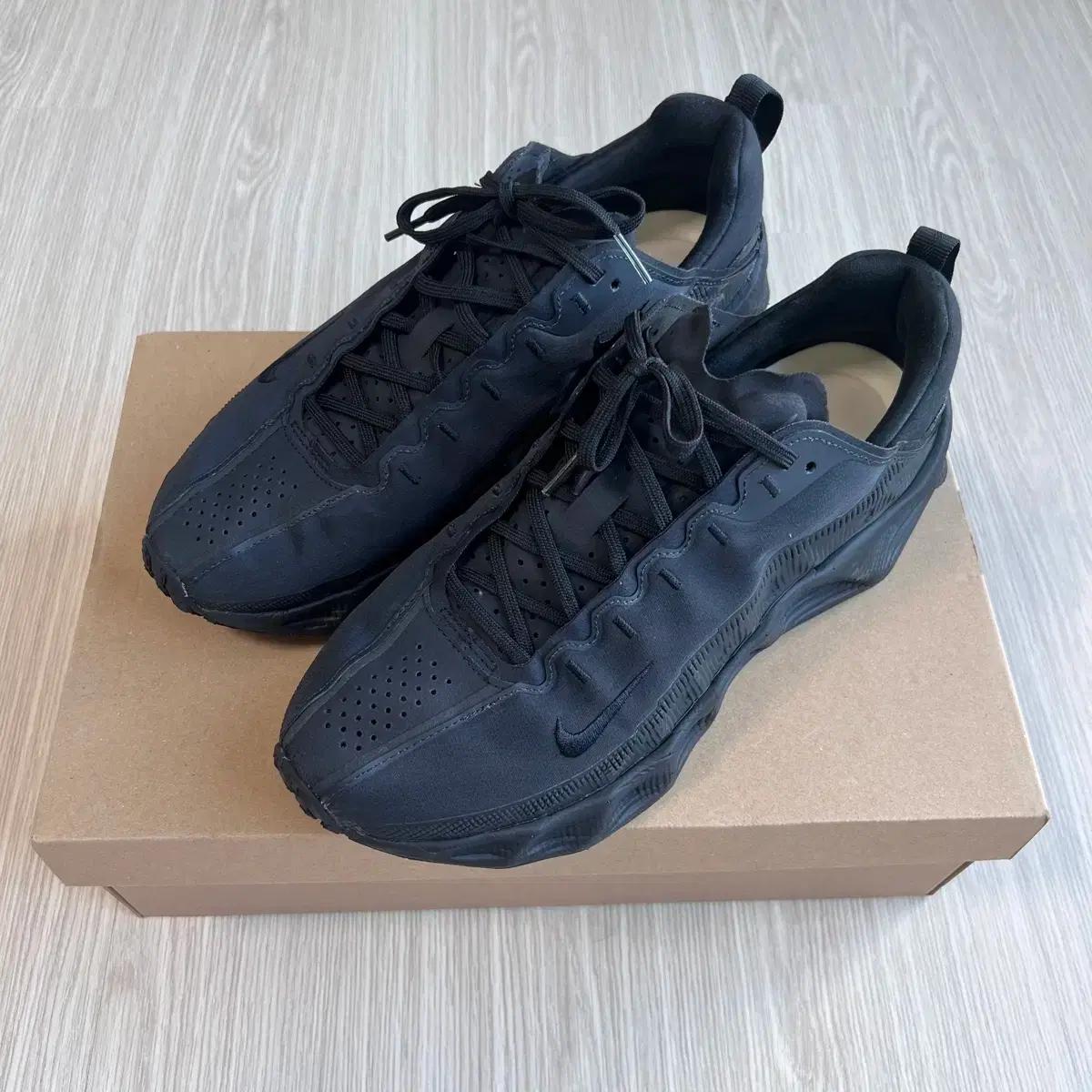 275 나이키 아바 로버 블랙 앤트러사이트