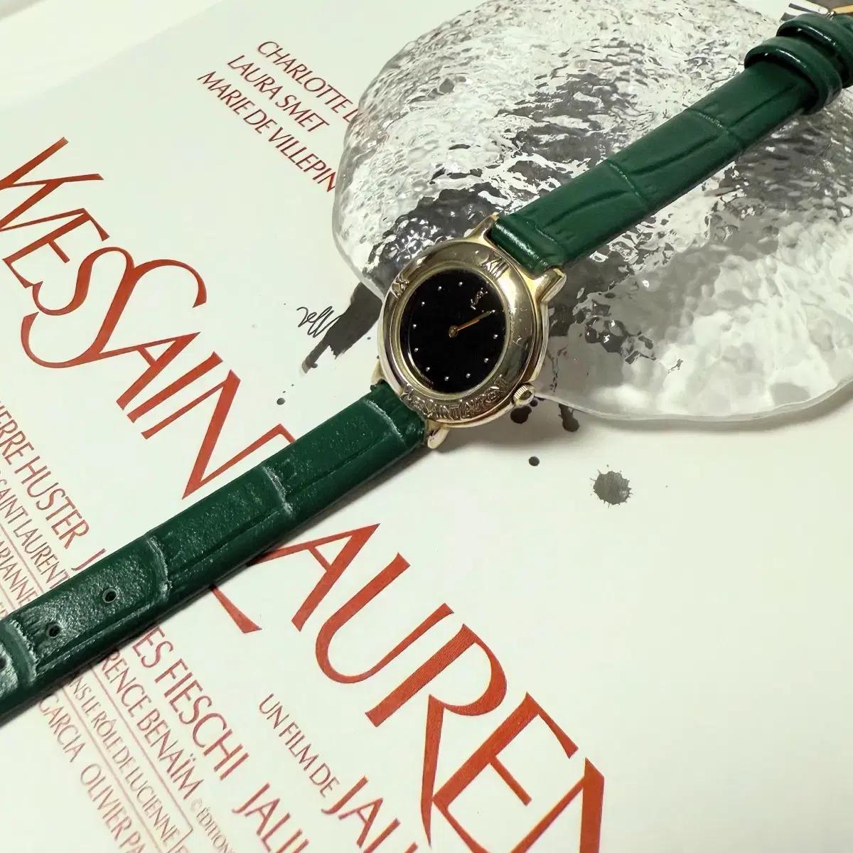 빈티지 생로랑 골든 블랙다이얼 시계