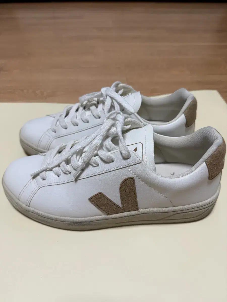 베자 우르카 화이트 미엘 (39 EUR사이즈)